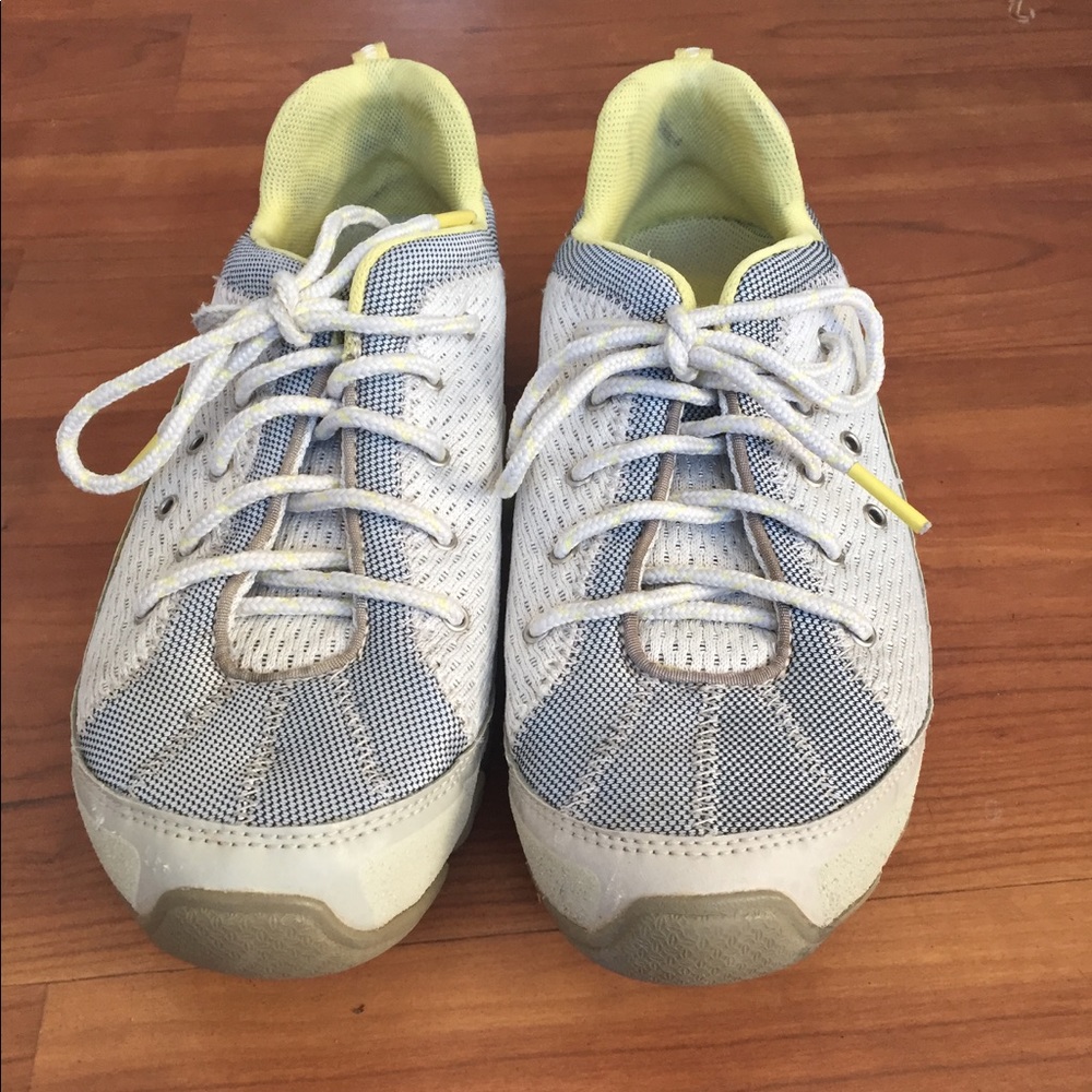 Women's Columbia shoes 7.5 (EUR 38.5)